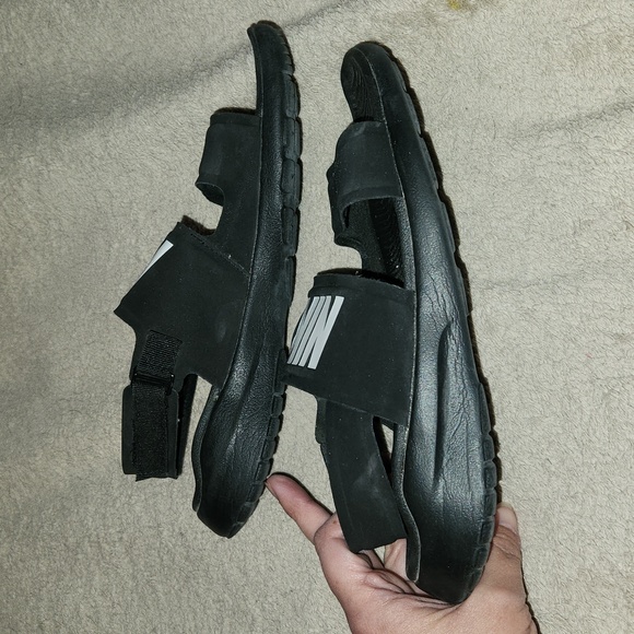 NIKE YOUTH ATHLETIC SANDALS - Picture 4 of 8